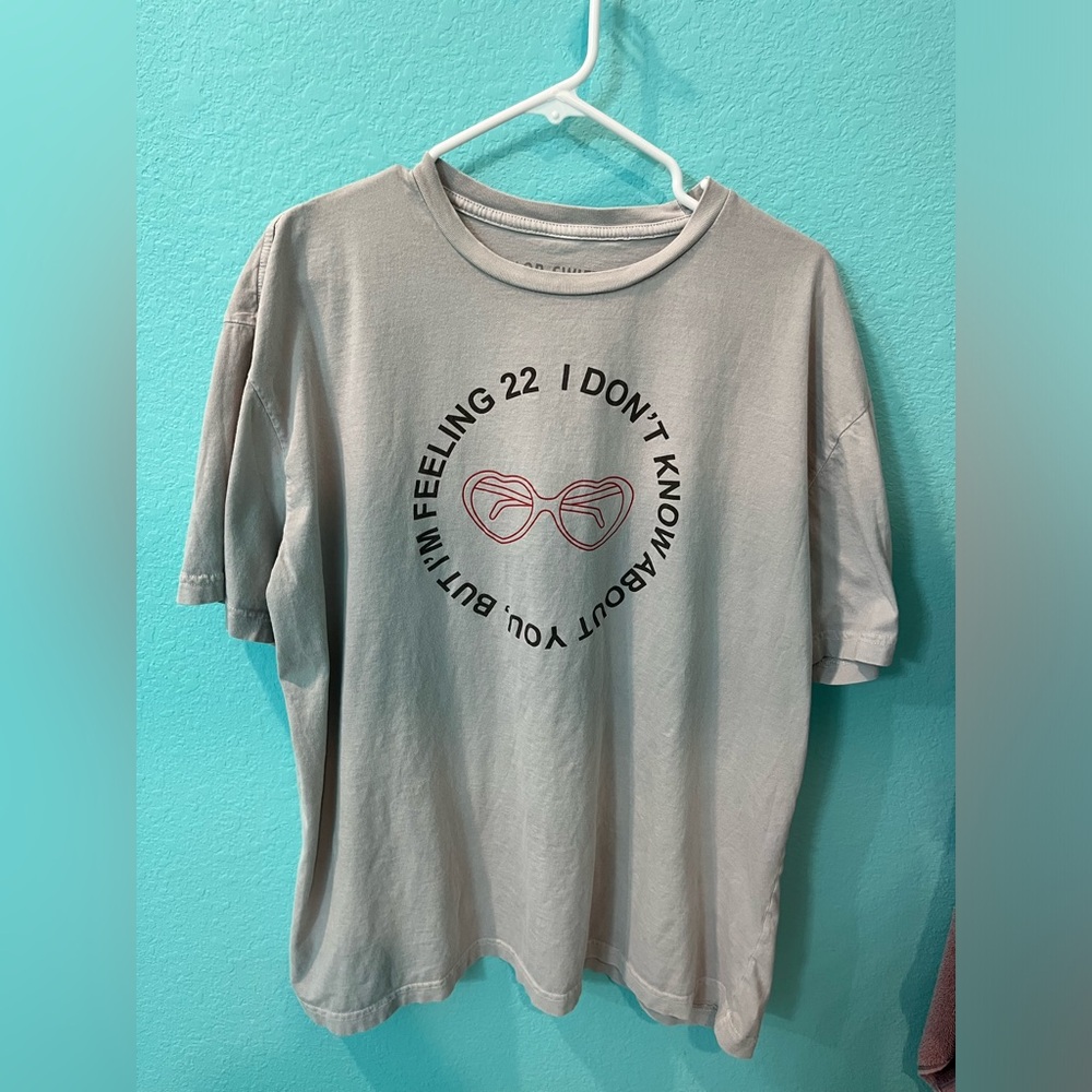 Gray Taylor Swift “22” t-shirt 2XL